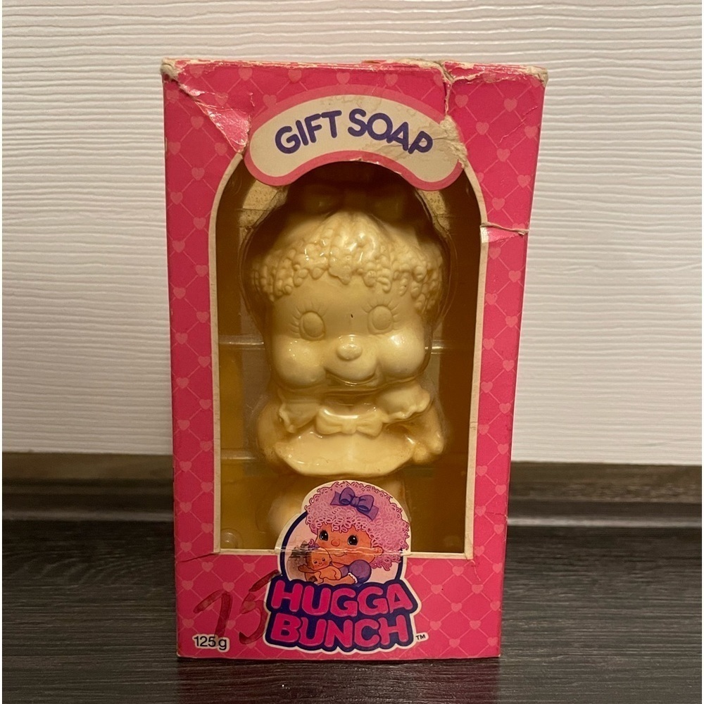 Vintage 1985 Hugga Bunch Gift soap, Damaged box